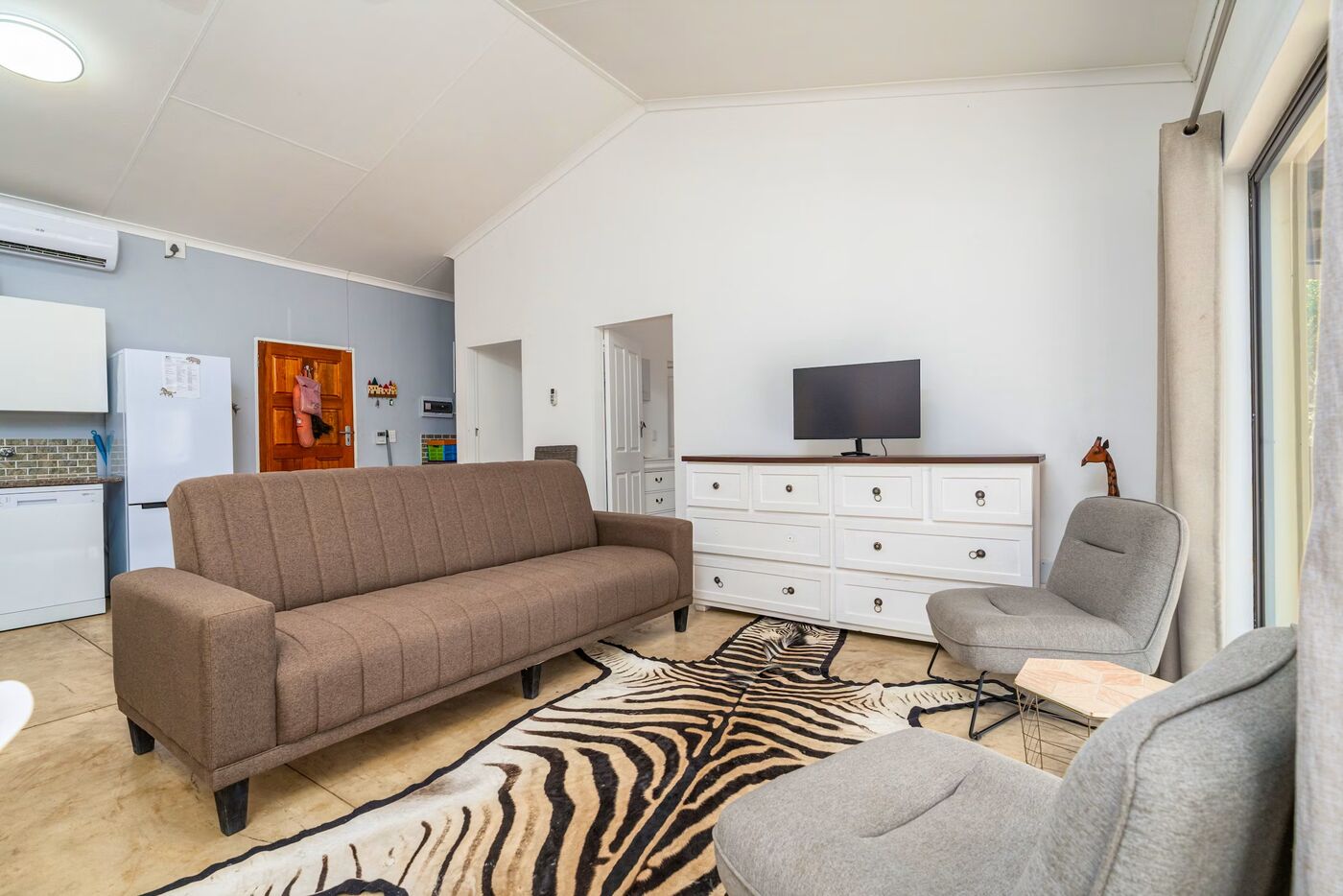 Lounge with TV